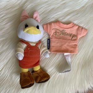 Disney Daisy Nuimo with 2 outfits